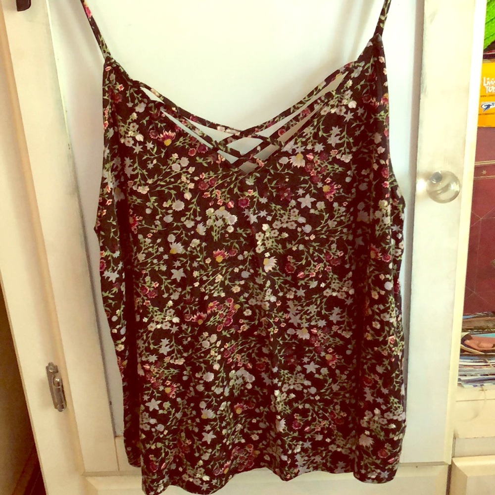 AEO criss cross tank